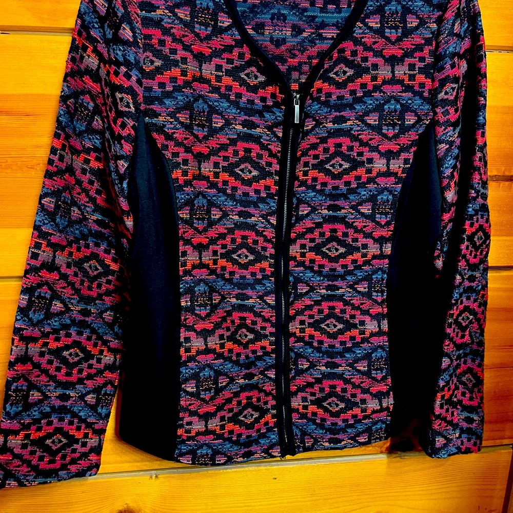 Violet B Petite Women’s Jacket Black/Red with Geometric Pattern and Full Zip